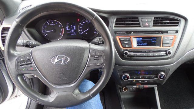 HYUNDAI i20 Coupé 1.2 84 cv, 3p, "Sport", Garanzia...