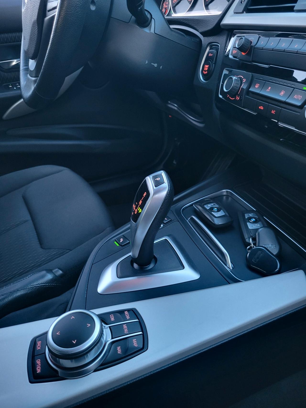 Bmw 320d xDrive Touring Business Advantage