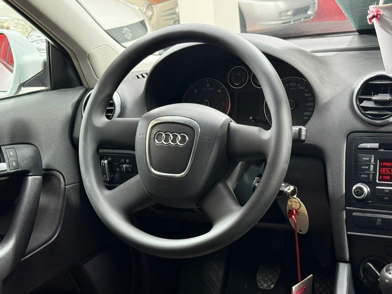 Audi A3 SPB 1.6 TDI 90cv Young - 2013