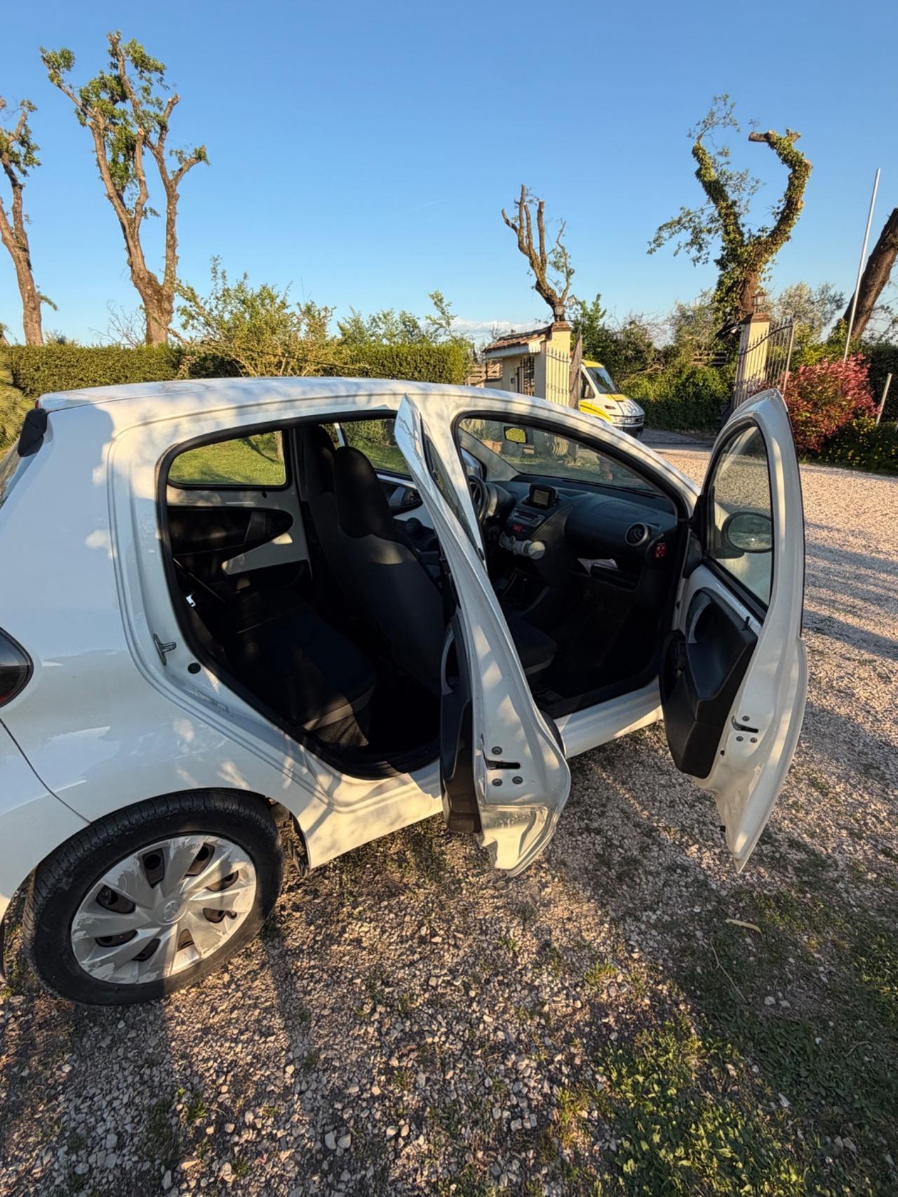Toyota Aygo 1.0 12V VVT-i 5 porte Lounge Connect MMT