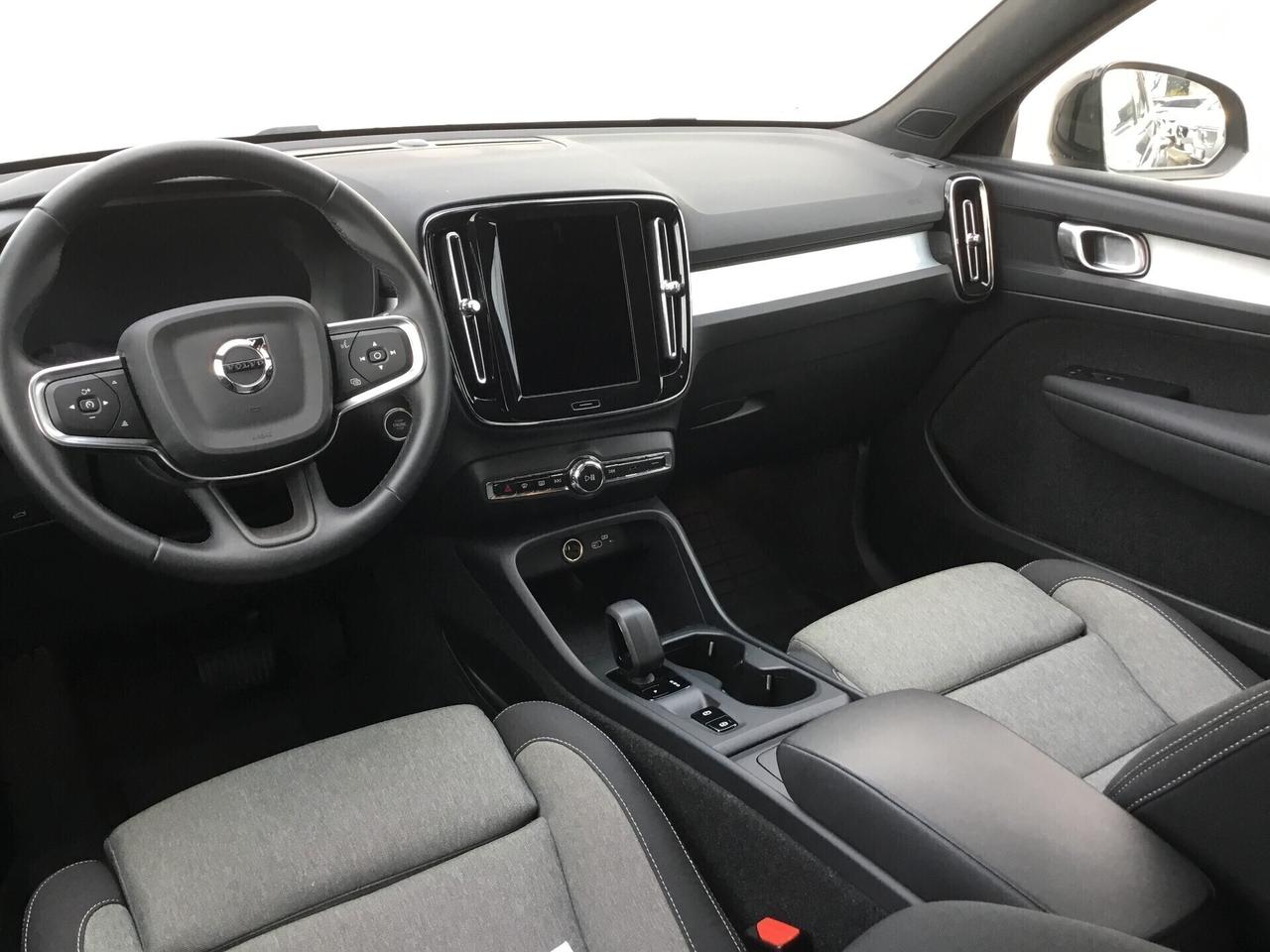 Volvo XC40 T2 Core CAMBIO AUTOMATICO