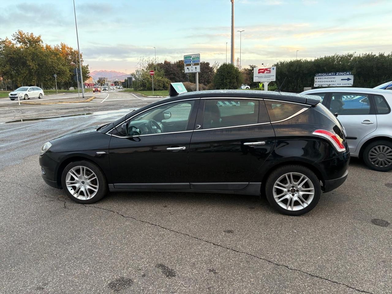 Lancia Ypsilon Delta III 2008 1.6 mjt argento 120cv