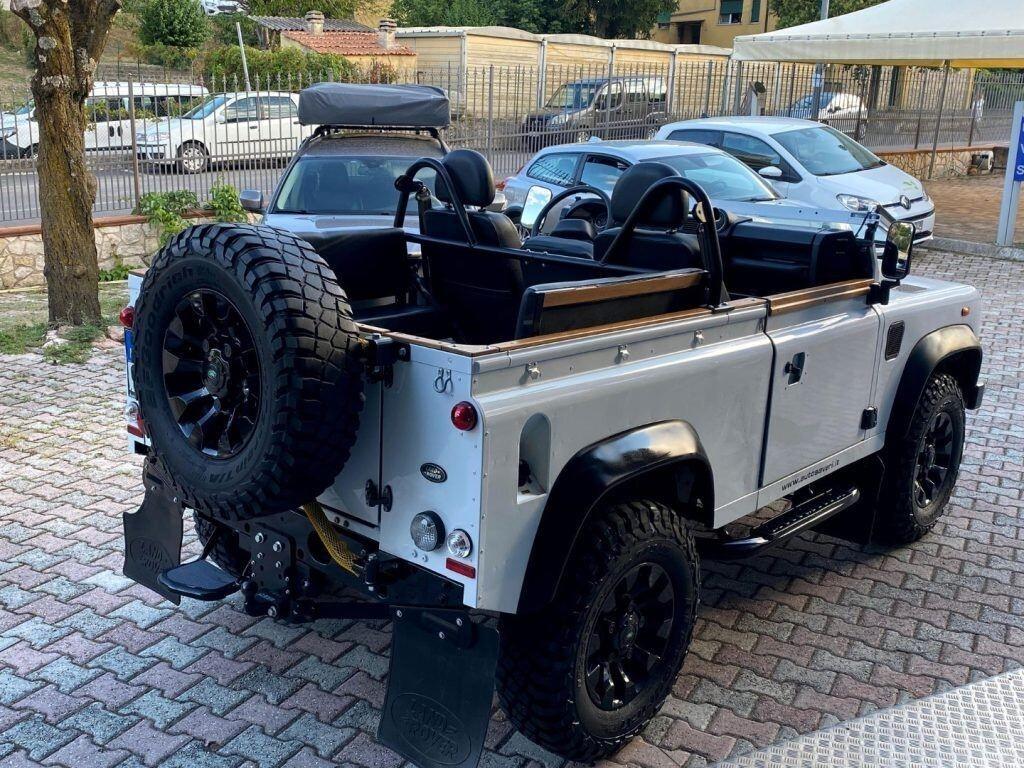 LAND ROVER Defender 90 2.2 TD4 Station Wagon