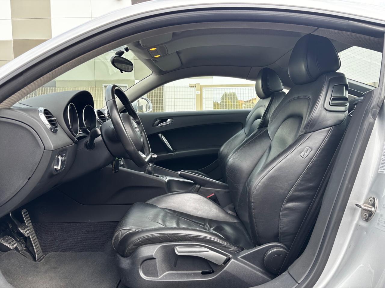 Audi TT Coupé 3.2 V6 quattro, CAMBIO MANUALE