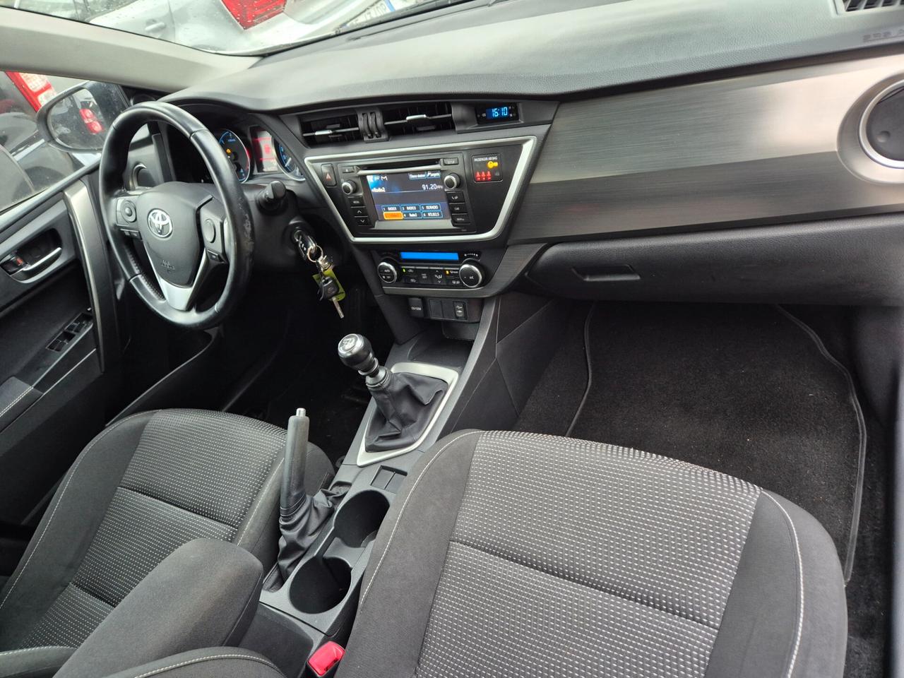 Toyota Auris Touring Sports 1.4 D-4D Lounge