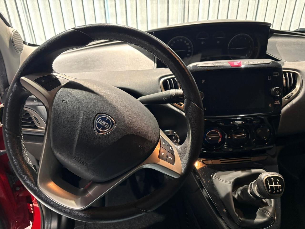 Lancia Ypsilon 1.0 FireFly 5 porte S&S Hybrid Gold