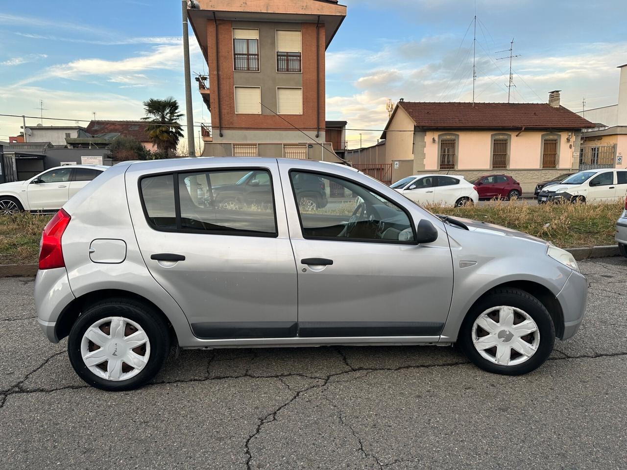 Dacia Sandero 1.2 16V GPL 75CV