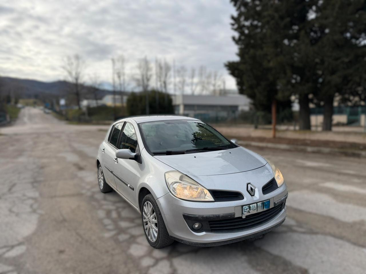 Renault Clio 1.2 16V 5 porte Le Iene