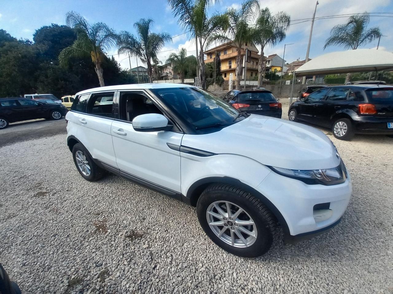Land Rover Range Evoque 2.2 TD4 5p. Pure