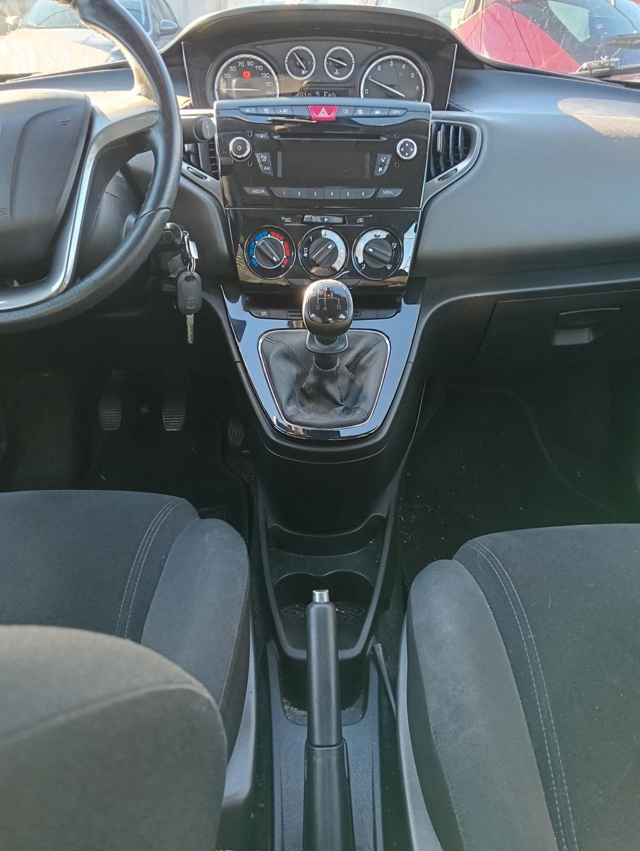 Lancia Ypsilon 1.2 69 CV 5 porte S&S Platinum