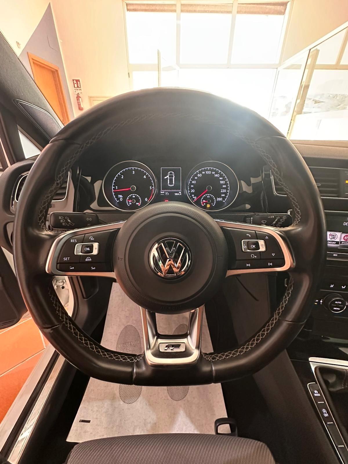 Volkswagen Golf 1.6 115 CV R-LINE