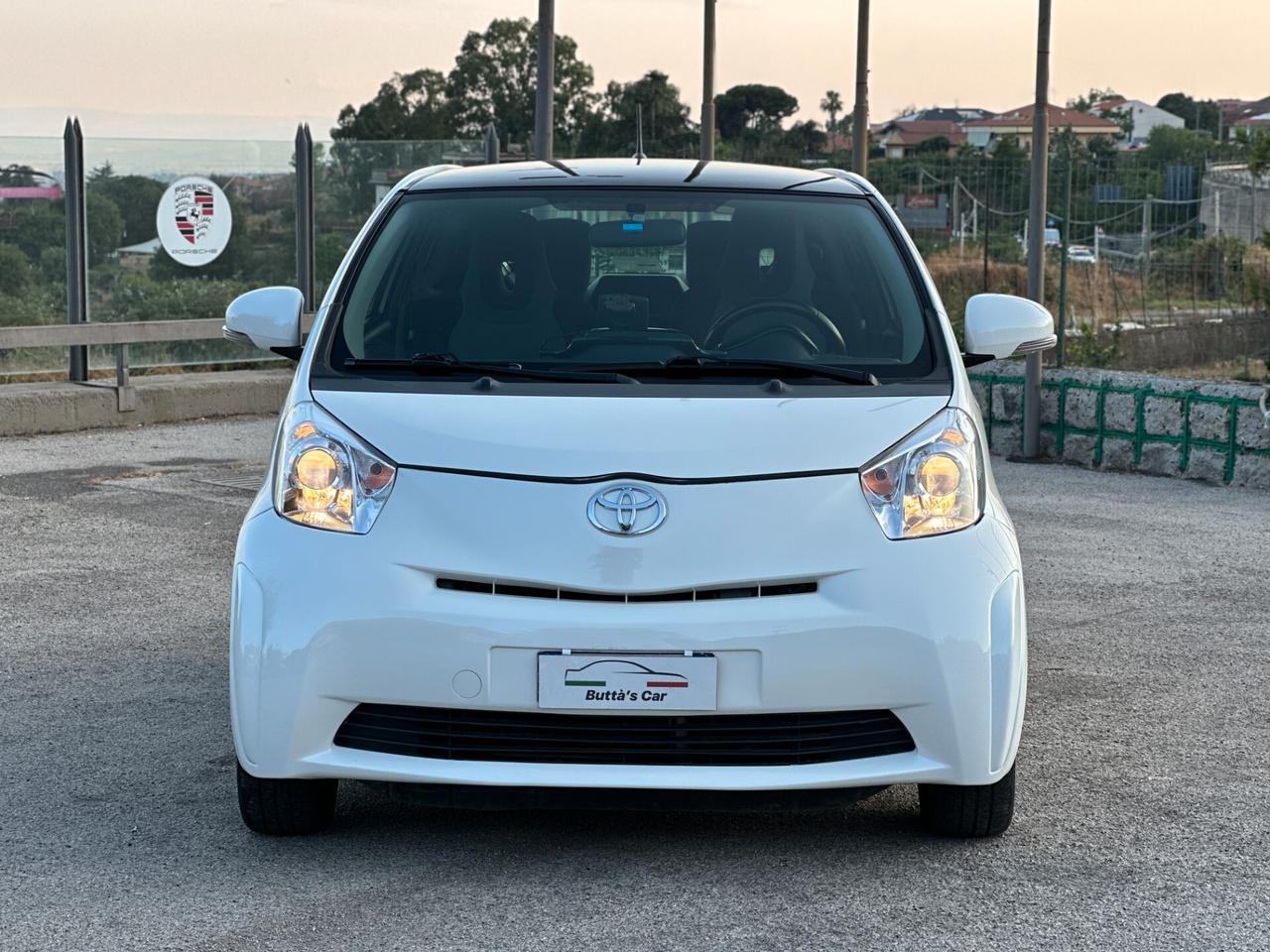 Toyota iQ 1.0 Lounge CVT 2012 Automatica