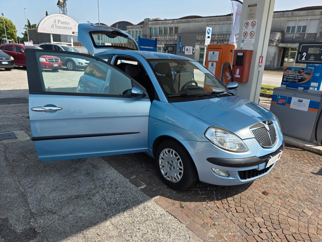 Lancia Ypsilon 1.2 con 140.000km