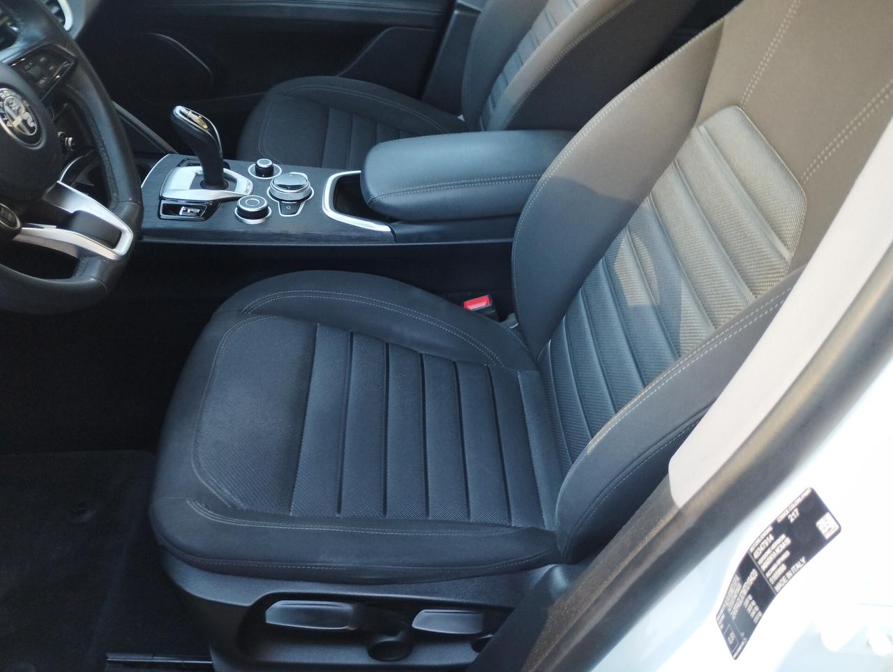 Alfa Romeo Stelvio 2.2 Turbodiesel 160 CV AT8 Business