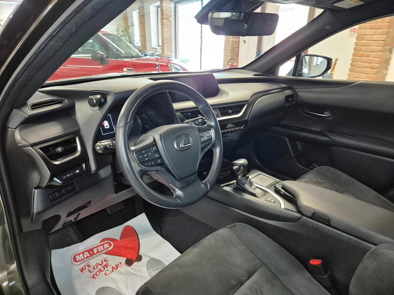 Lexus UX Hybrid Business