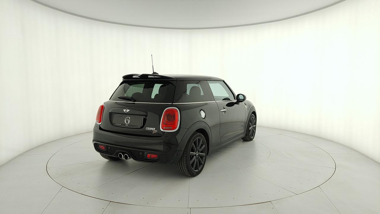 MINI Mini IV F55-F56 2014 - Mini 2.0 Cooper SD Hype 3p auto