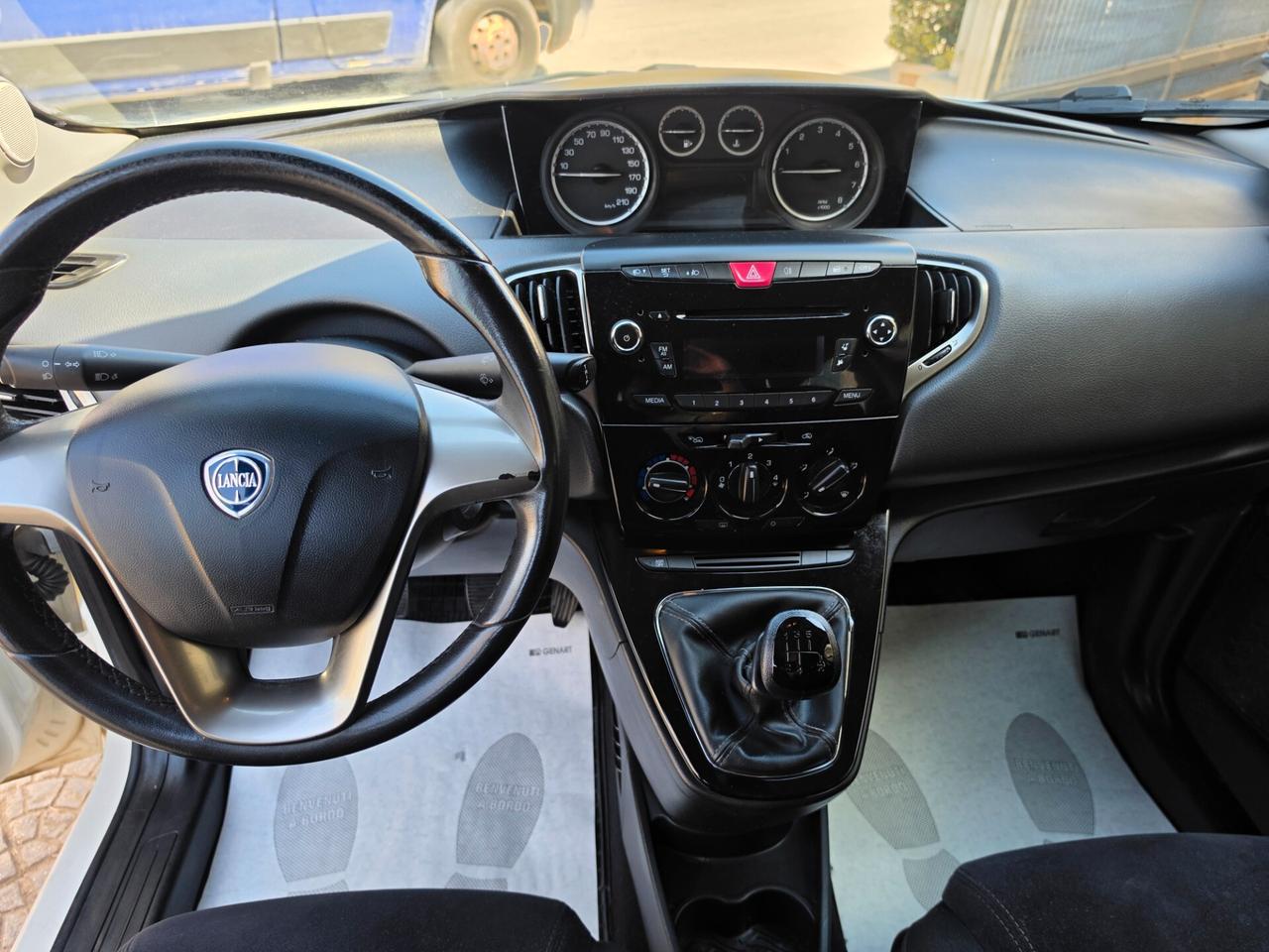 Lancia Ypsilon 1.2 69 CV 5 porte S&S Silver