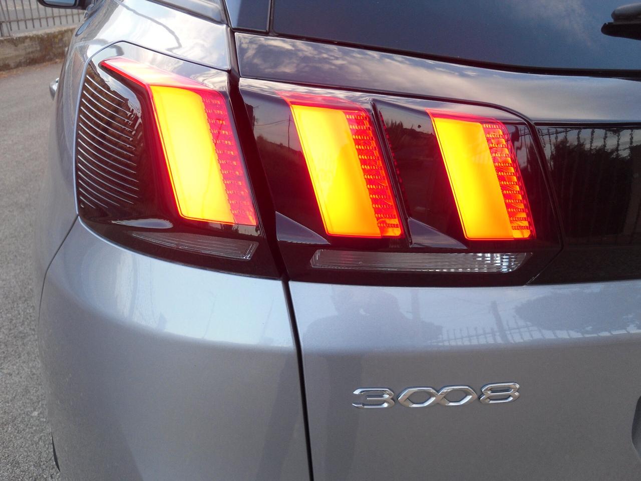 Peugeot 3008 1.5 BlueHDi 130 S&S EAT8 Allure Pack
