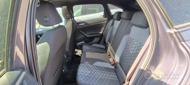 Volkswagen Taigo 1.0 TSI 115 CV DSG R-Line