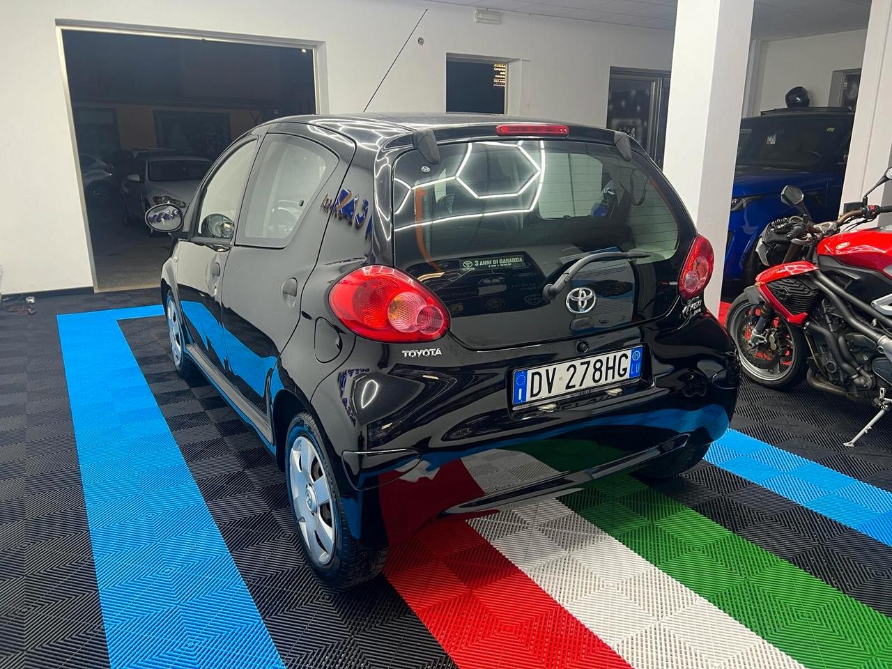 Toyota Aygo 1.0 12V VVT-i 5 porte -OK Neopatentati