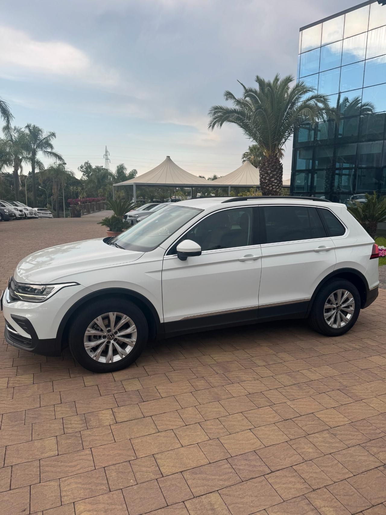 Volkswagen Tiguan 2.0 TDI 150 CV SCR DSG Elegance