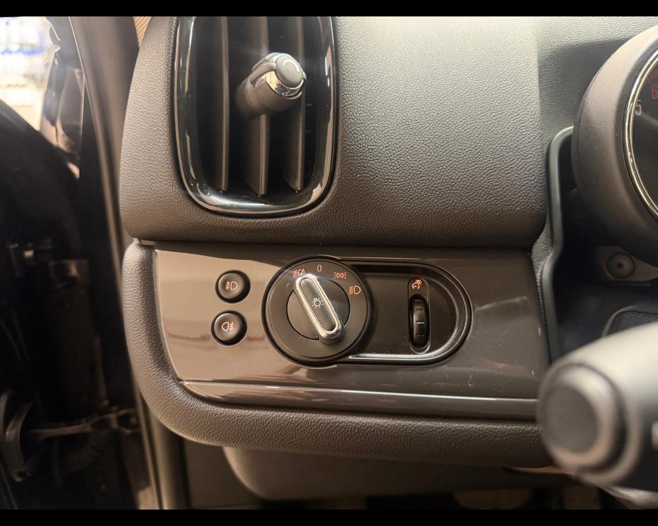 MINI Mini Countrym.(F60) - Mini 2.0 Cooper D Business Countryman Automatica