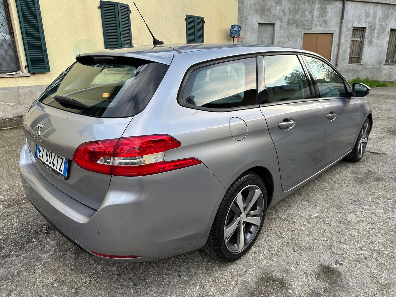 Peugeot 308 BlueHDi 115 S&S Allure