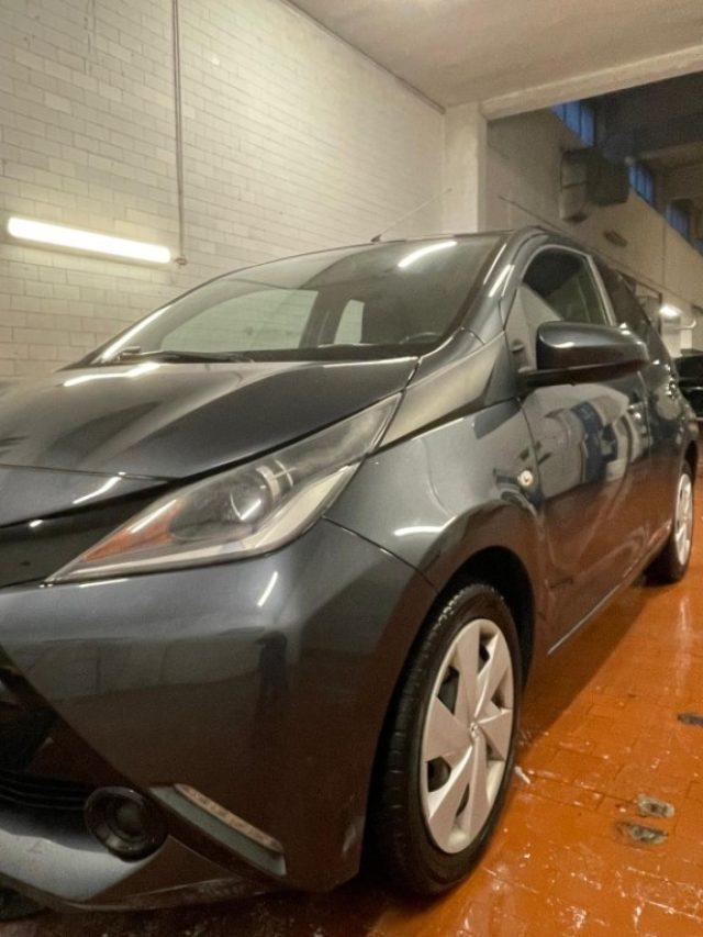 TOYOTA Aygo 1.0 VVT-i 69 CV 5 porte x-play