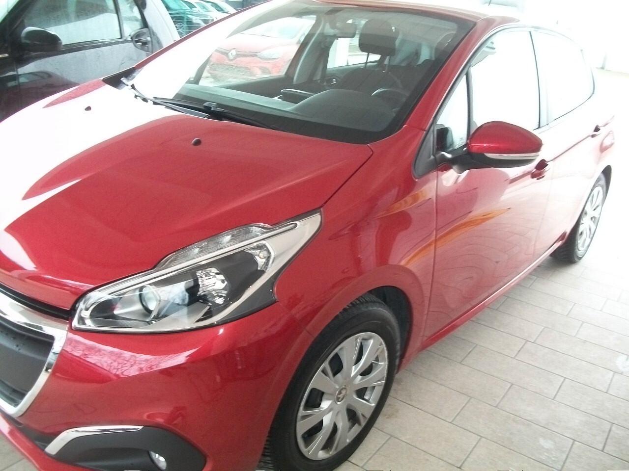 Peugeot 208 PureTech 82 5 porte Active riferimento fp836 CC 1199 EURO 06 KM 62940 TALIANDATI CON NAVI E SEDILI RISCALDATI GARANZIA UN ANNO SI NEOPATENTATI