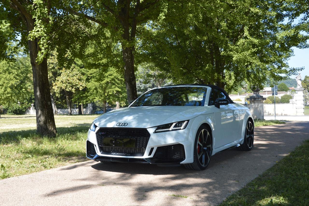 Audi TT RS Roadster 2.5 TFSI quattro S tronic