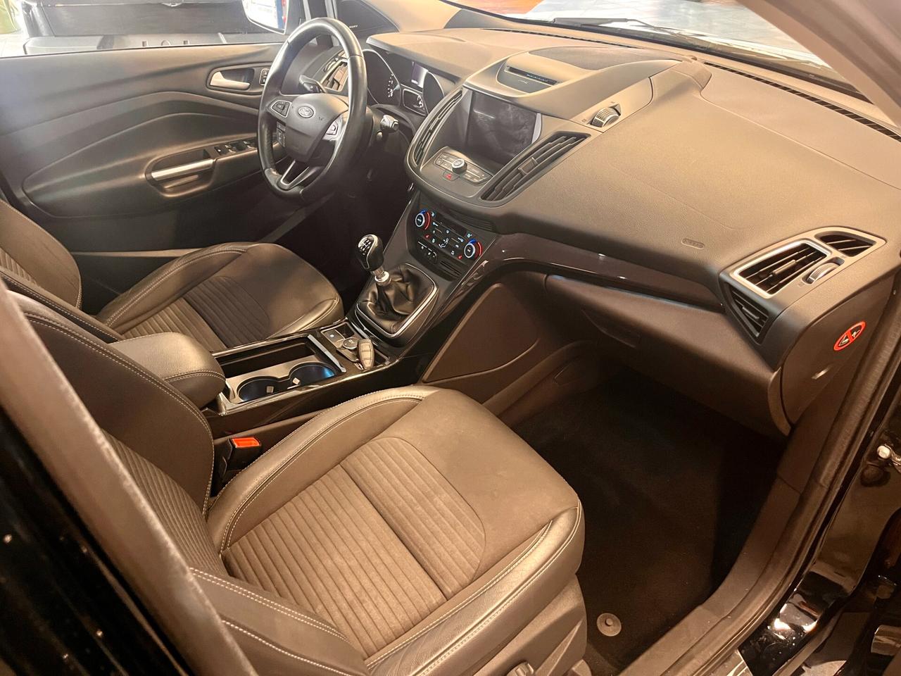 Ford Kuga 2.0 TDCI 150 CV S&S 4WD Titanium