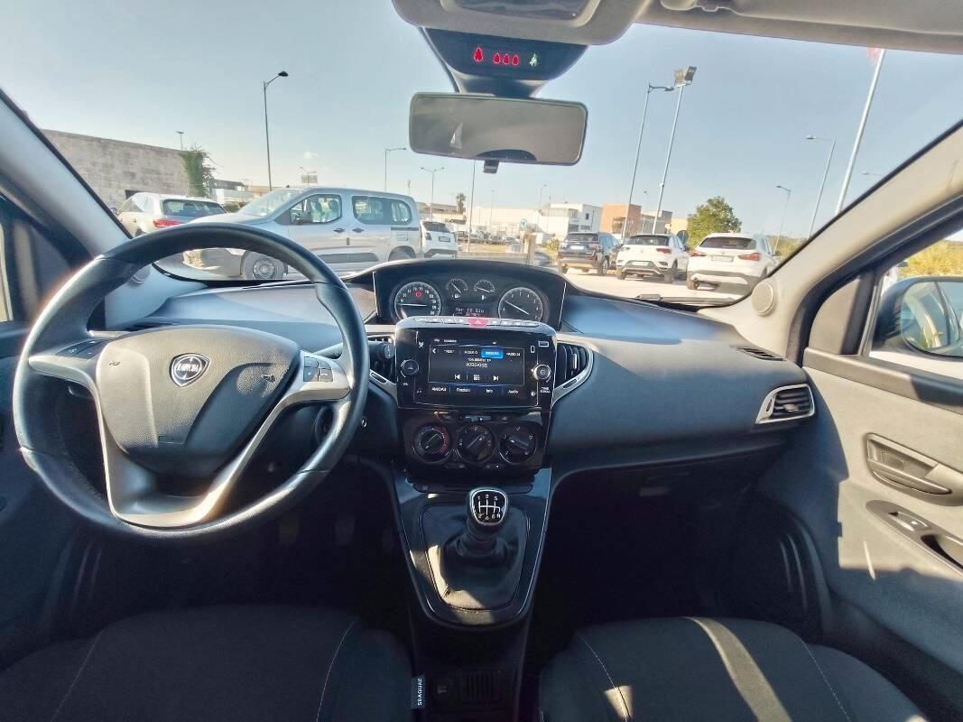 Lancia Ypsilon III 1.0 firefly hybrid Gold s&s 70cv