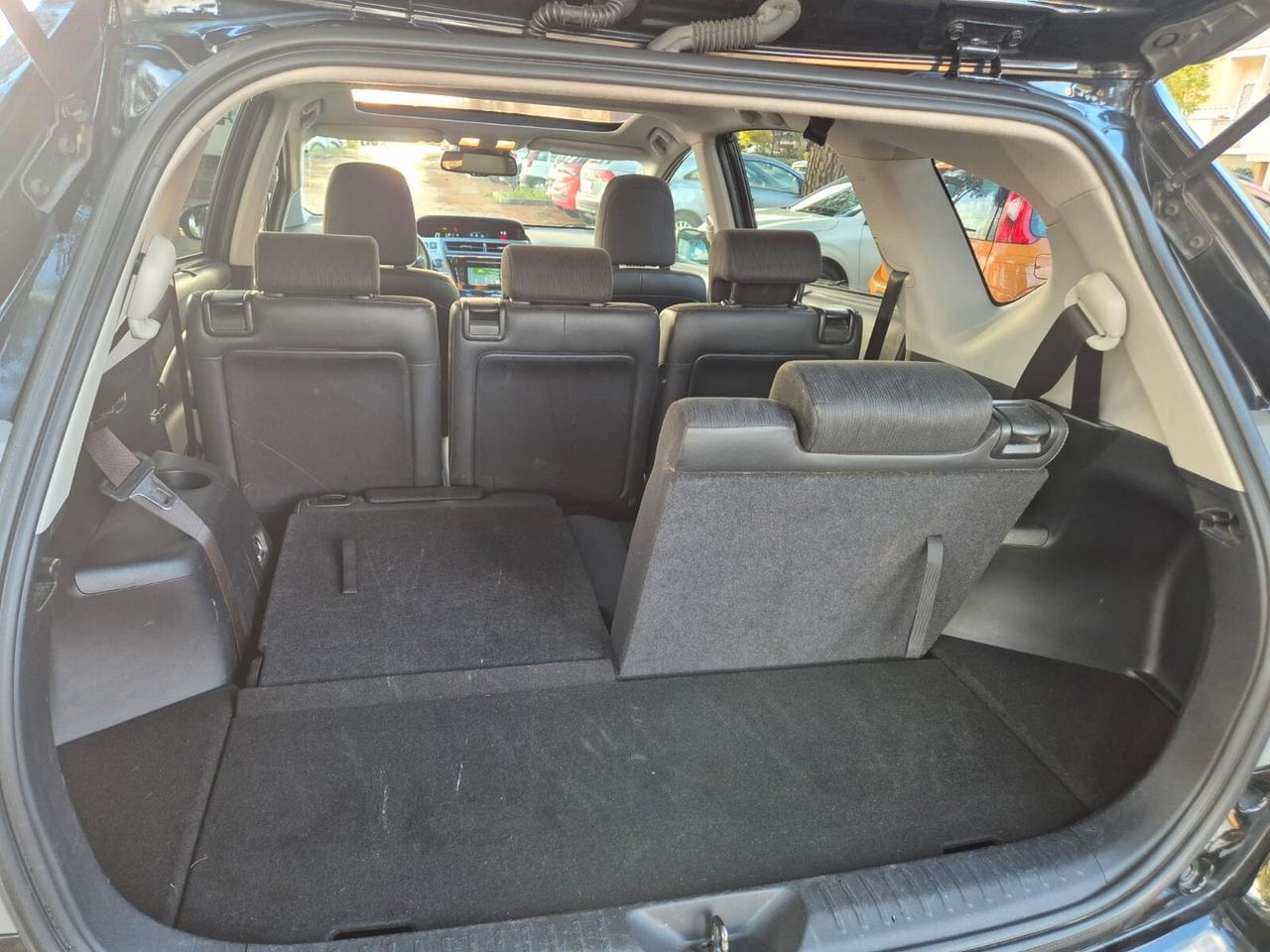 Toyota Prius + 1.8 Style