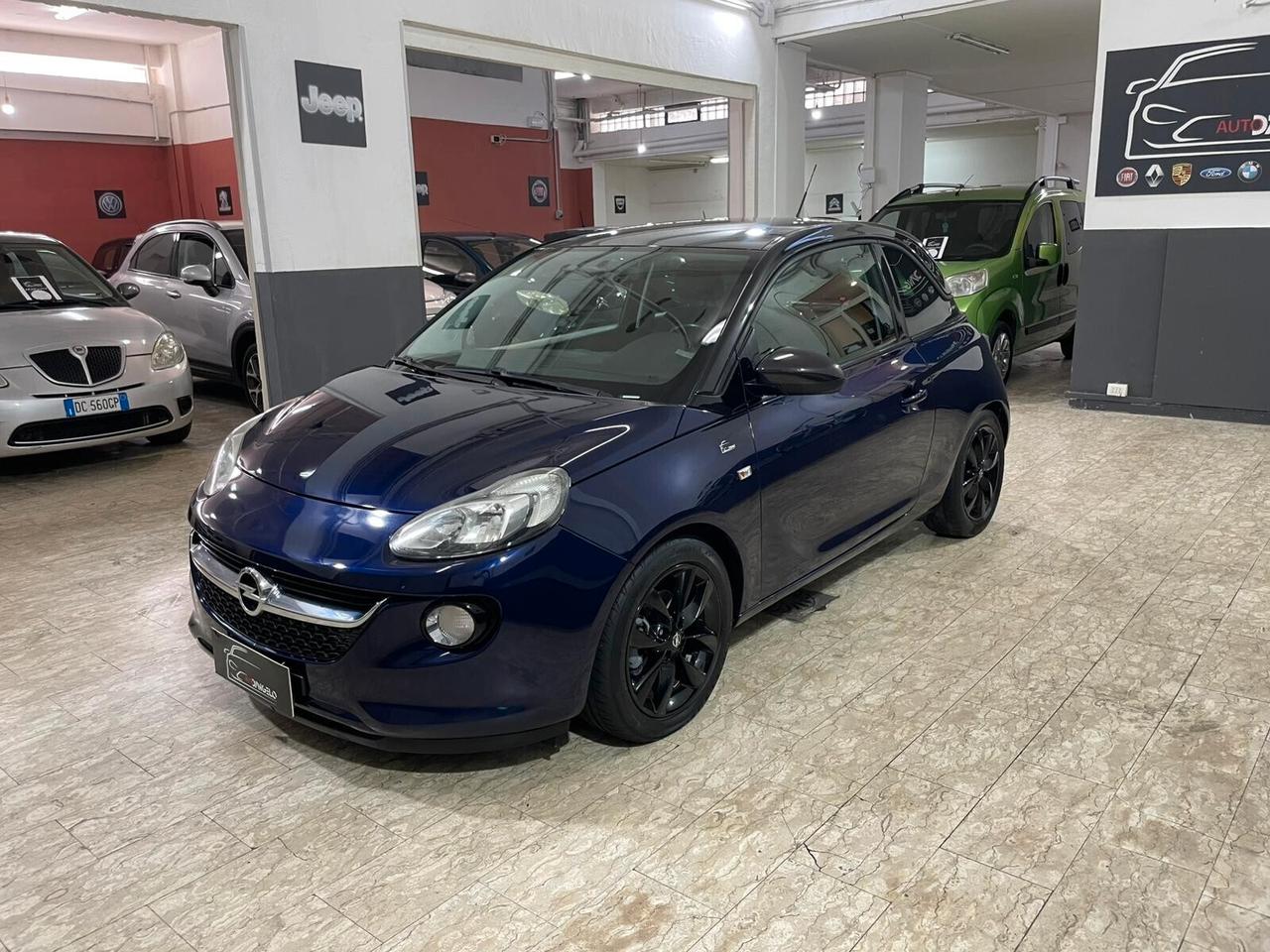 Opel Adam 1.2 70 CV White/Black Link GPL