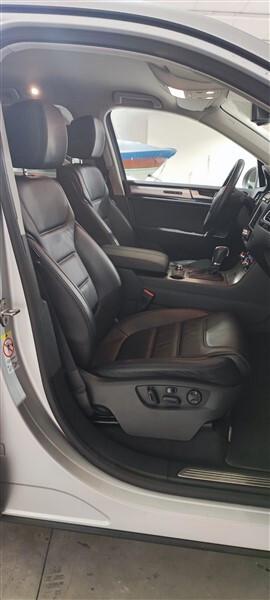 Volkswagen Touareg 3.0 TSI Tiptronic Hybrid 4MOTION