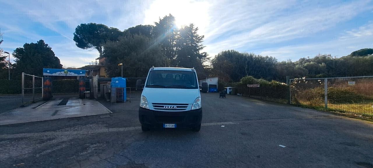 IVECO DAILY CON POSTI E CASSONE