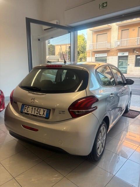 Peugeot 208 BlueHDi 75 5 porte Allure