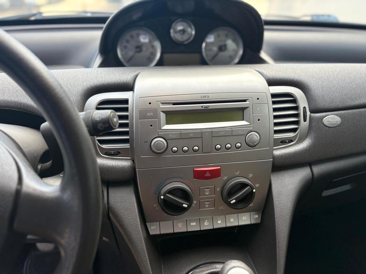 Lancia Ypsilon 1.4 Argento