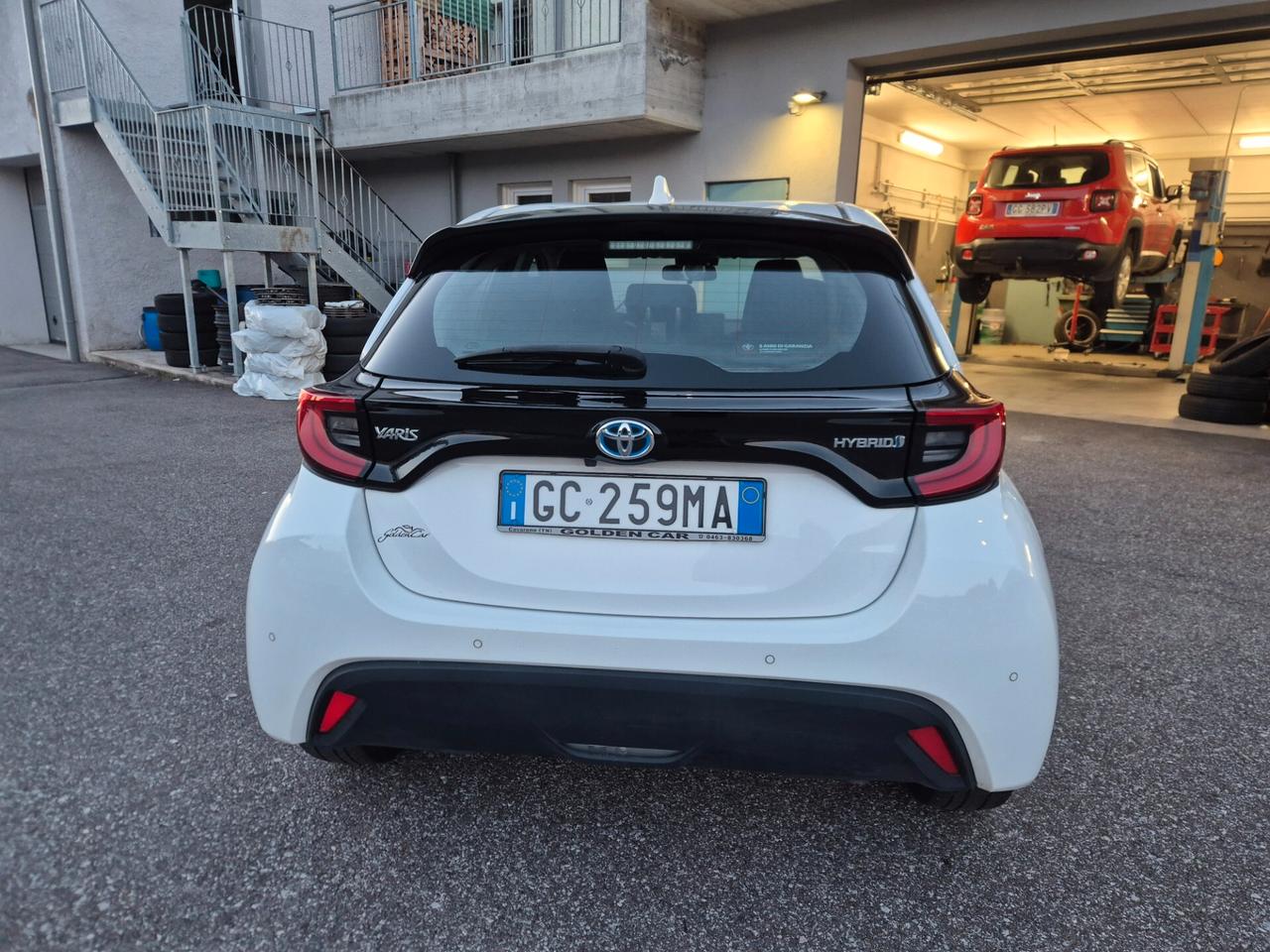 Toyota Yaris 1.5 Full Hybrid 5 porte Trend