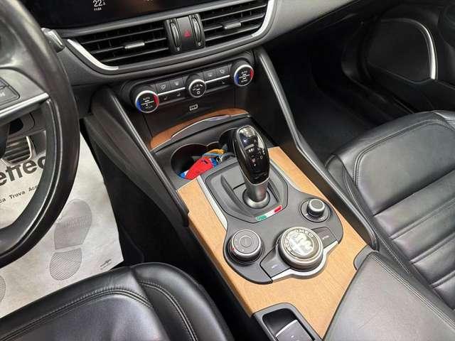 Alfa Romeo Giulia 2.2 Turbodiesel 210 CV AT8 AWD Q4 Veloce