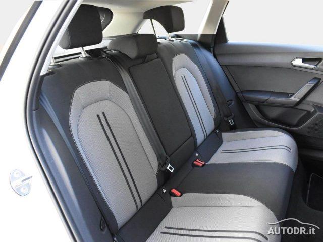 SEAT Leon Sportstourer 1.5 TGI DSG Business FULL LED, Navi