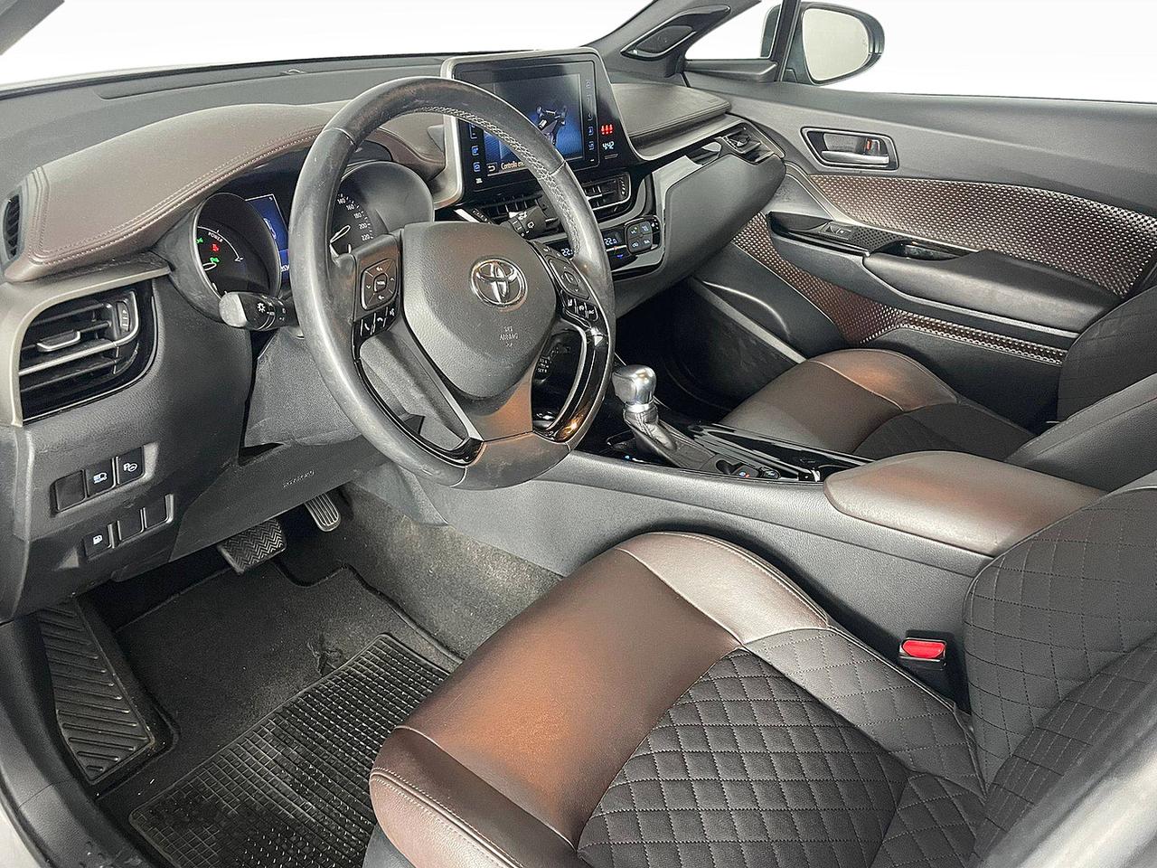 TOYOTA C-HR 1.8 Hybrid E-CVT Lounge