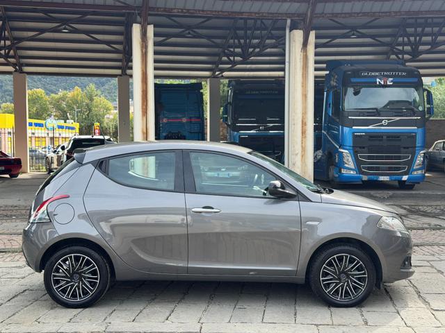 LANCIA Ypsilon 1.0 FireFly 5 porte S&S Hybrid Silver Plus 5 POSTI