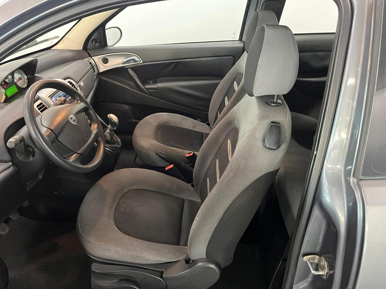 Lancia Ypsilon 1.2 Argento