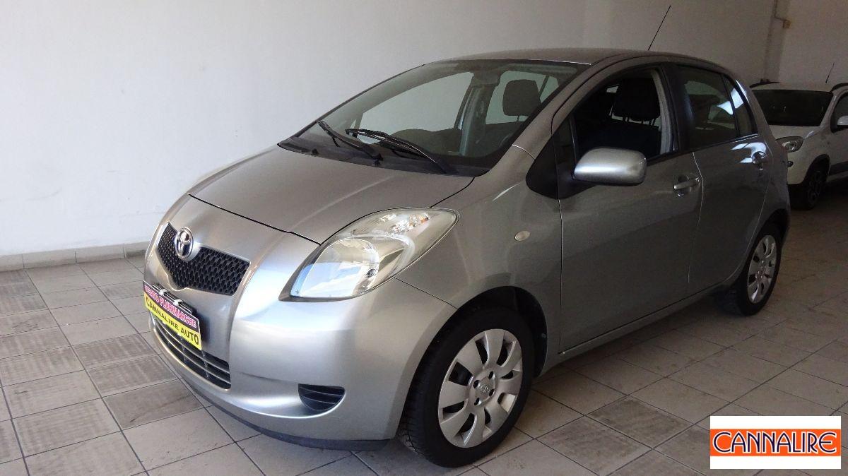 TOYOTA - Yaris - 1.0 5p. Sol