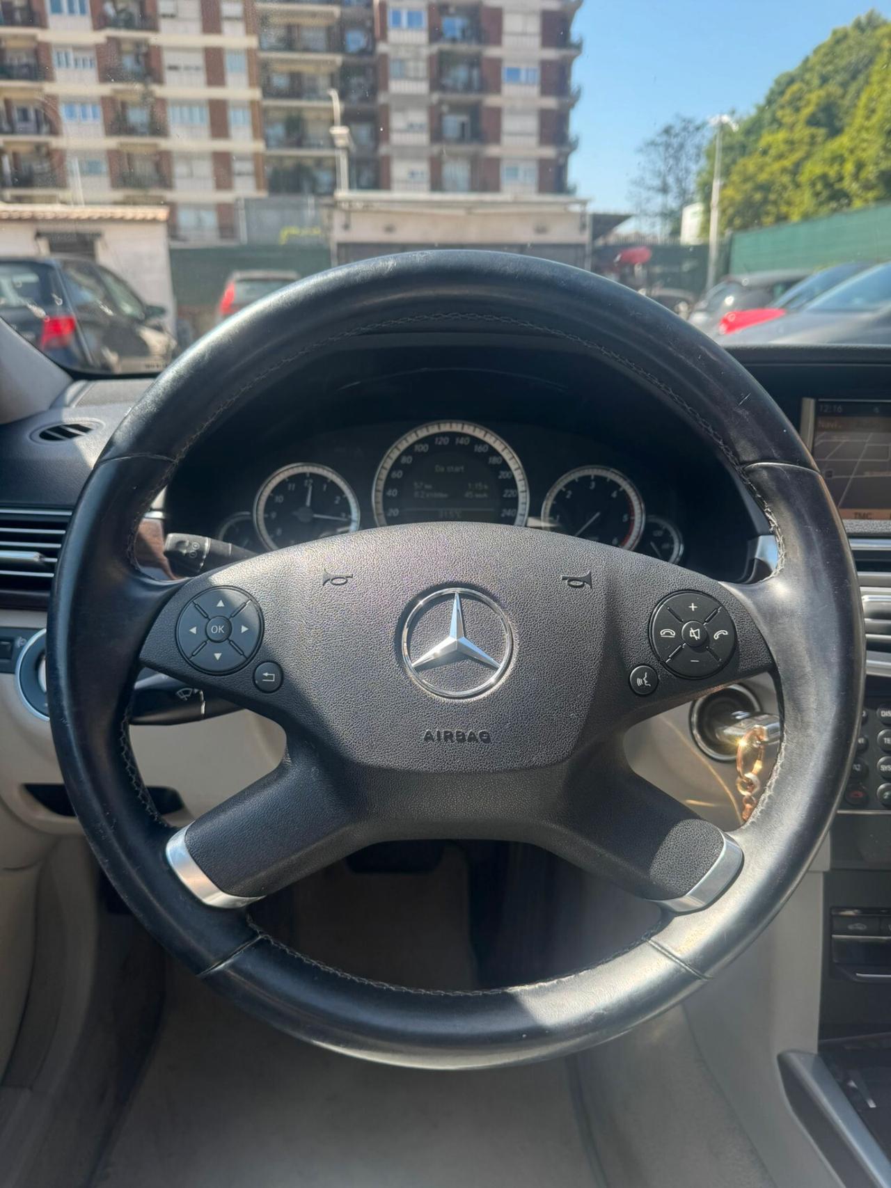 MERCEDES-BENZ E 220 CDI EXECUTIVE