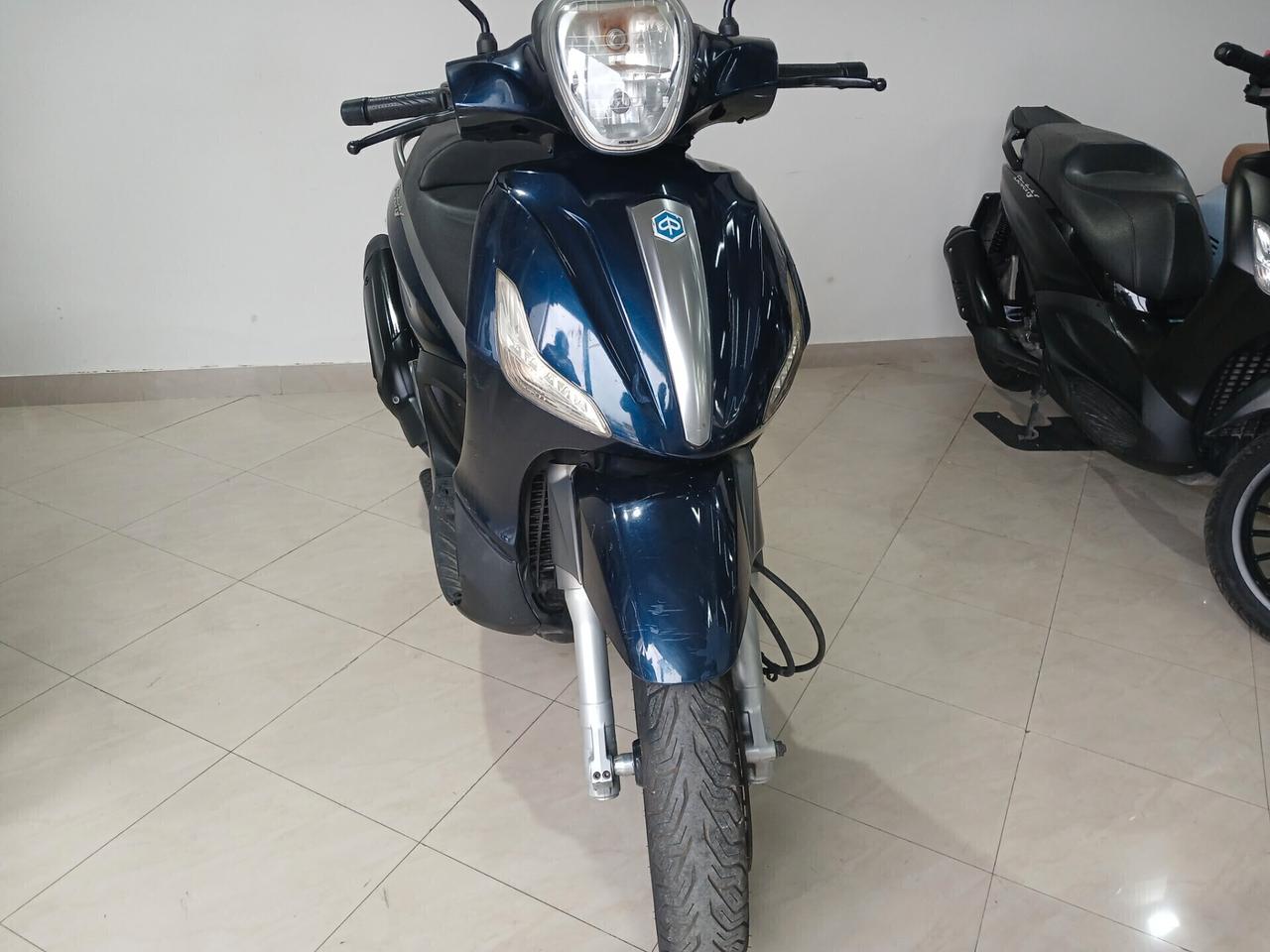 Piaggio Beverly 350