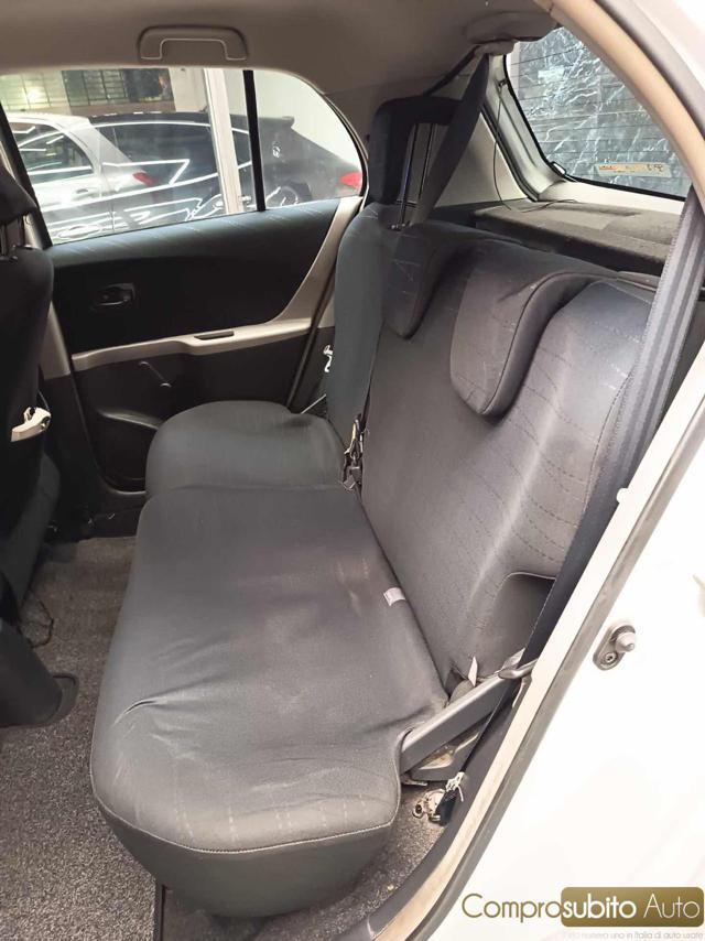 TOYOTA Yaris 1.0 5 porte