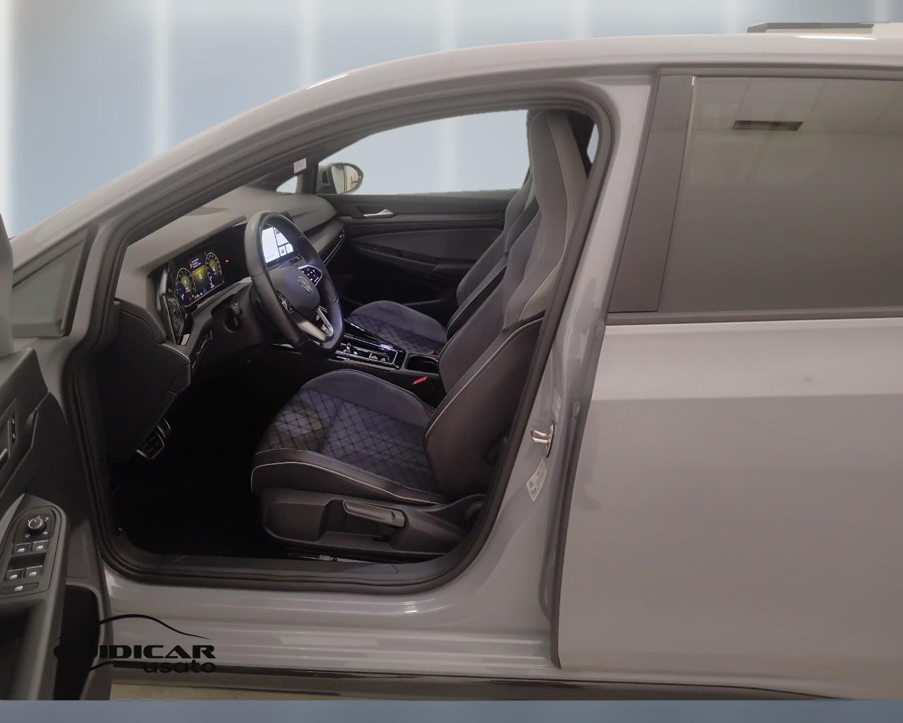 VOLKSWAGEN Golf VIII 2020 - Golf 1.5 etsi evo R-Line 130cv dsg