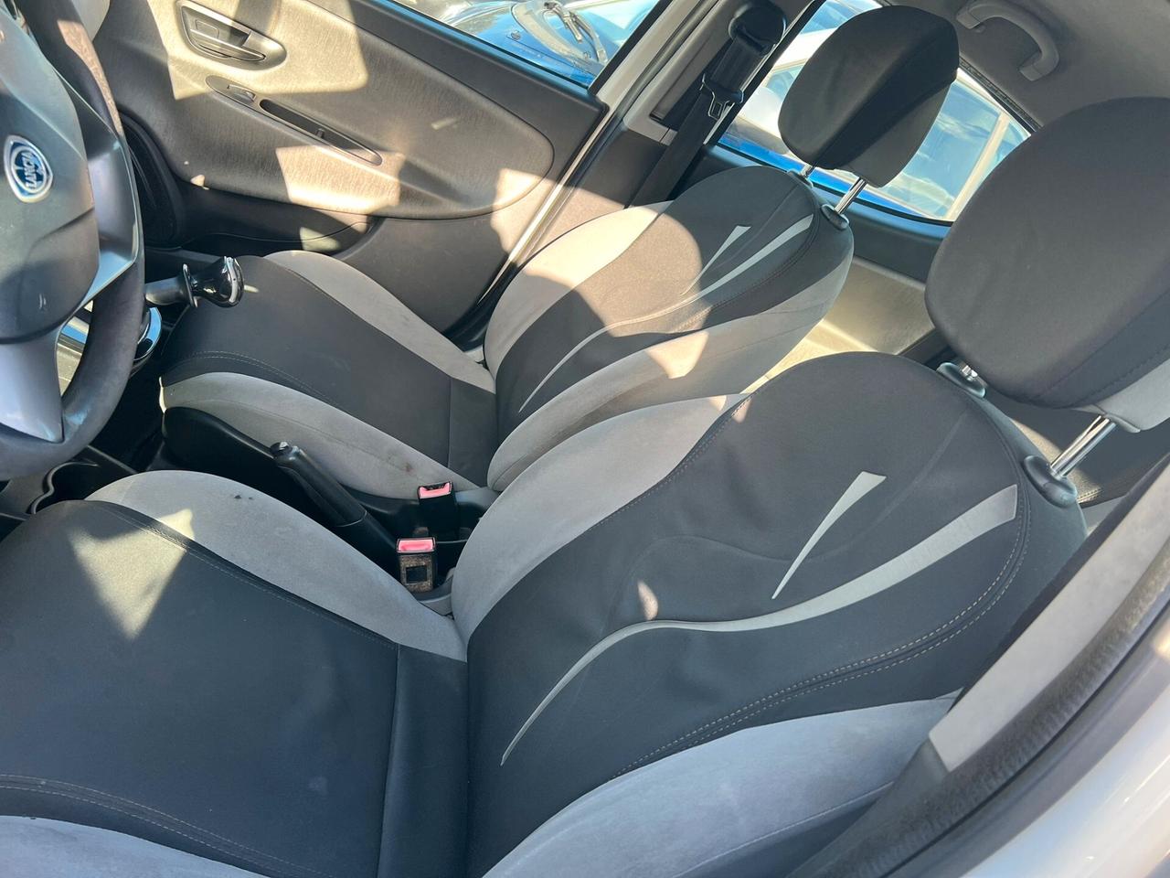 Lancia Ypsilon 0.9 TwinAir 85 CV 5 porte Metano Ecochic Gold